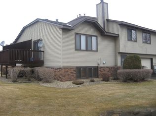8603 S Maplebrook Cir, Brooklyn Park, MN 55445