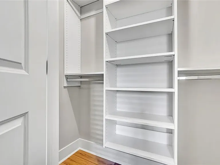 4 McArthur St — Photo 12