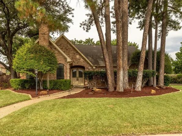 3609 Brookside Dr, Bedford, TX 76021