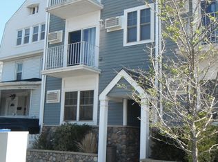 138 Beach 92 St, Far Rockaway, NY 11693