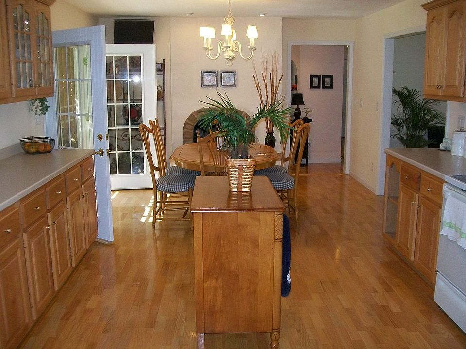 1st image of 154 Greyland Dr