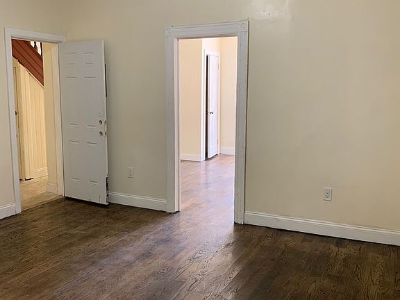 4th image of 304 N 5th St APT 1
