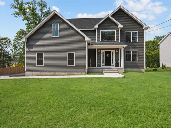 47 Pleasant St, Seekonk, MA 02771