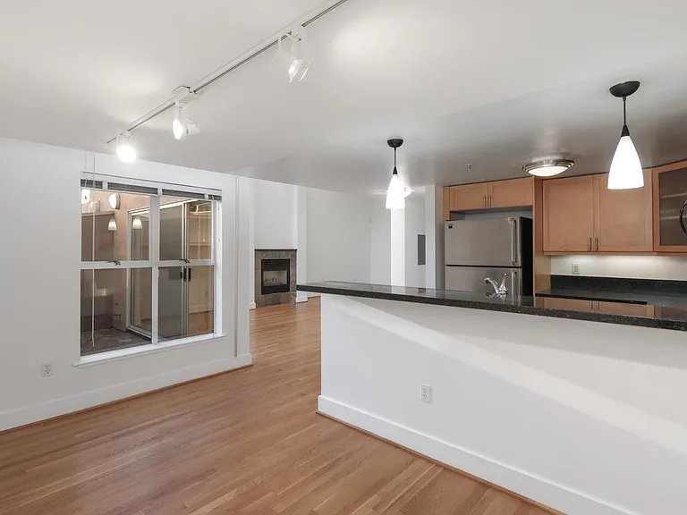 460 Natoma St #9 — Photo 6