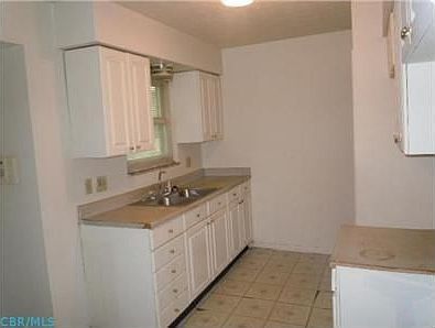 2nd image of 1360 Miller Ave