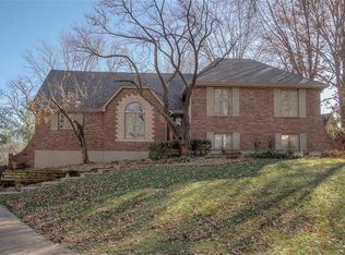 1508 NW Weatherstone Ct, Blue Springs, MO 64015