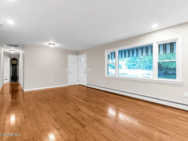 453 Milton Ave — Photo 8