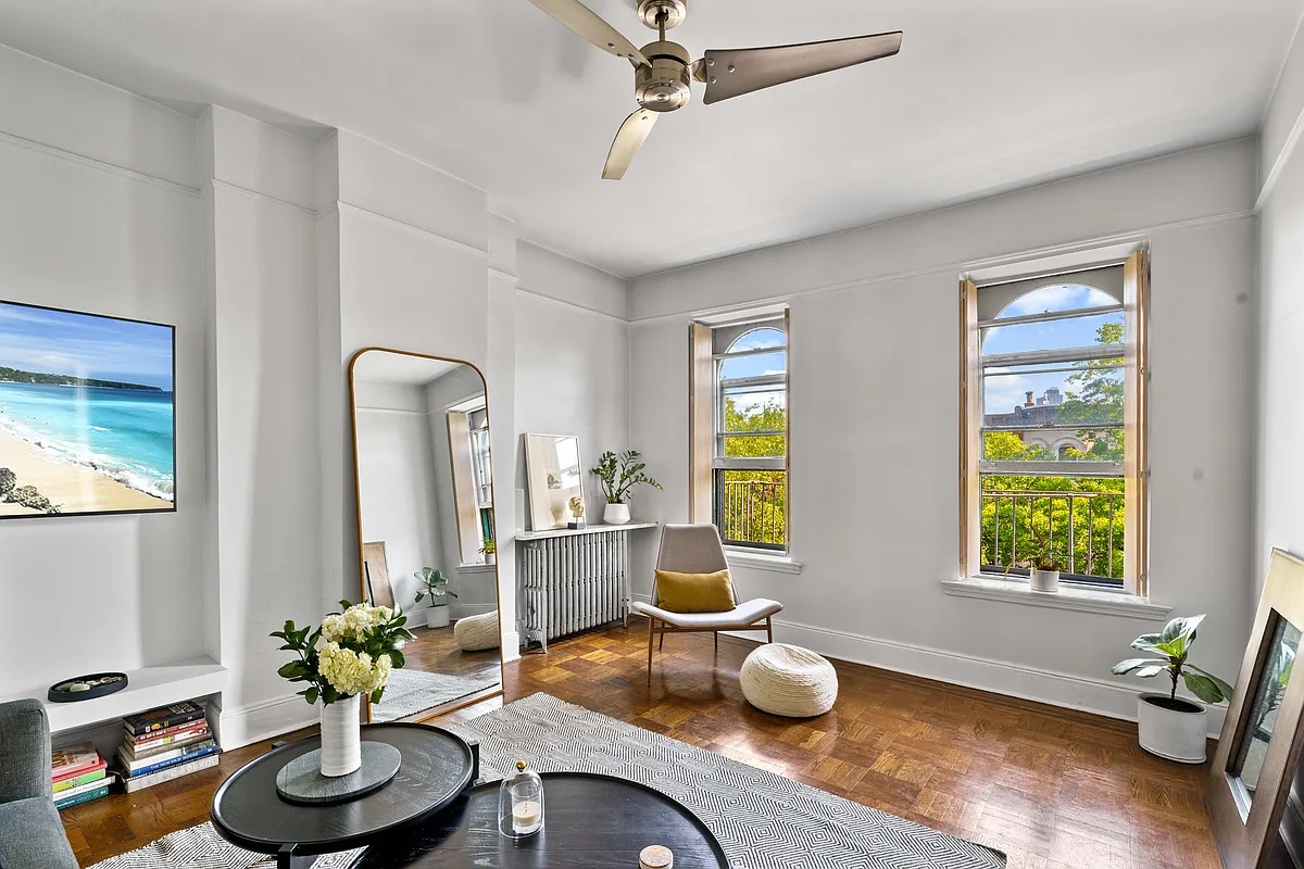 Building Photo - 414 3rd St #4F
