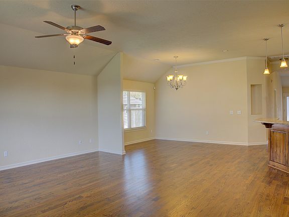 5th image of 10715 Masters Cir