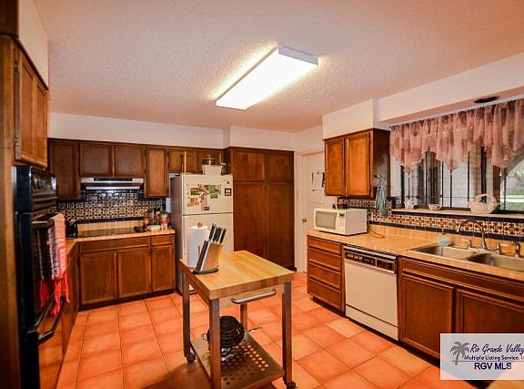 4th image of 5116 Grande Cir
