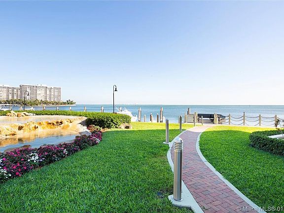 3rd image of 2000 S Bayshore Dr
