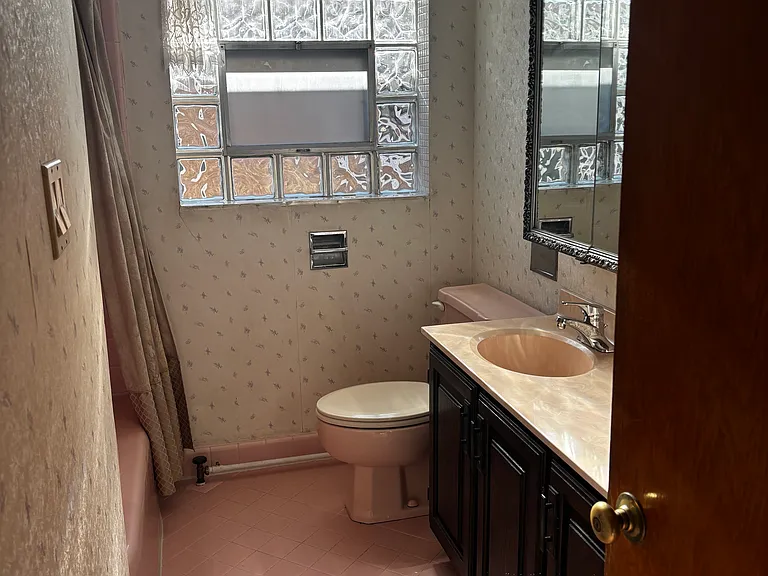 5428 W Sunnyside Ave #2 — Photo 8