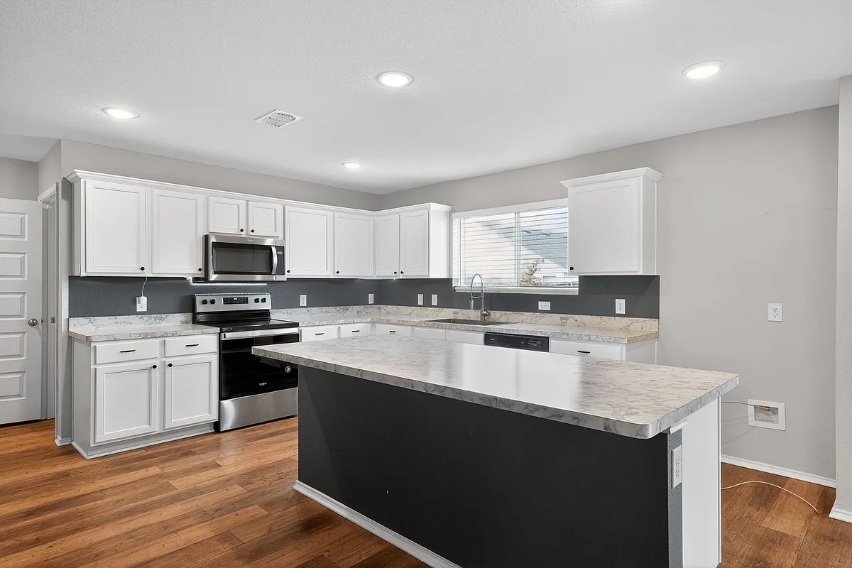 Building Photo - 605 Mayfield Dr