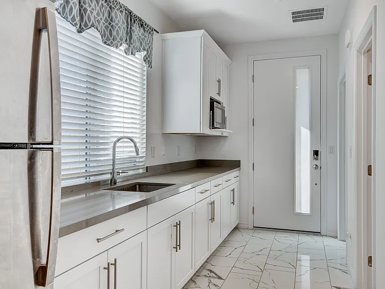 293 Mount Langley St #B — Photo 4