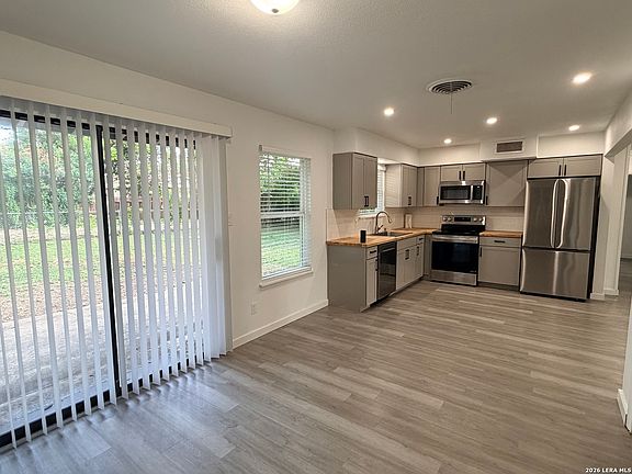 5th image of 317 E Wright Blvd