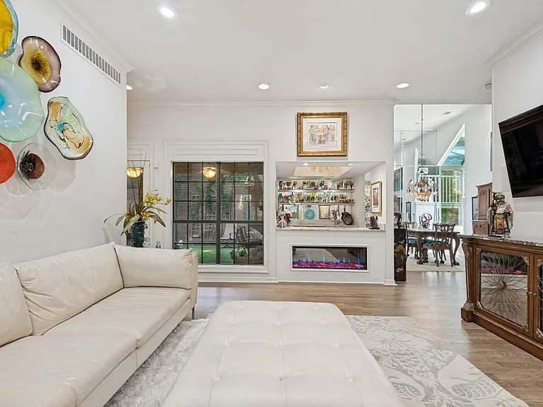 6908 Park Ln — Photo 9