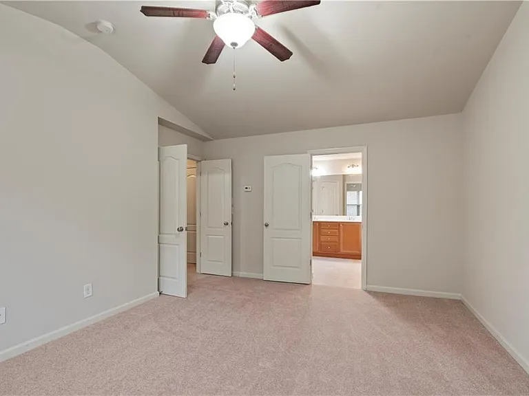 3879 Brockenhurst Dr — Photo 10