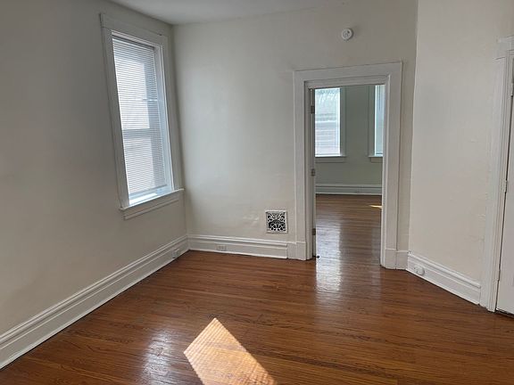 5th image of 3020-3022 Texas Ave #3022-2F