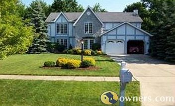 Newly remodelled 4/3 Bedroom on Wooded Lot