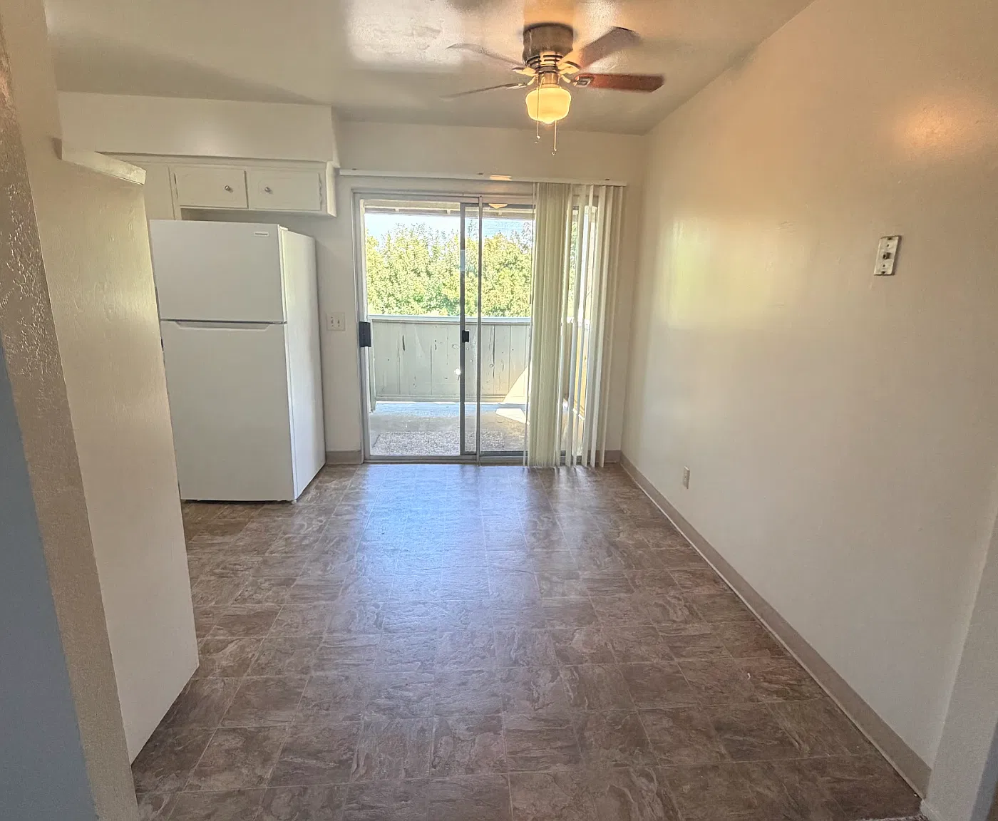 2 bed, 900 sqft, $1,200 — Photo 3