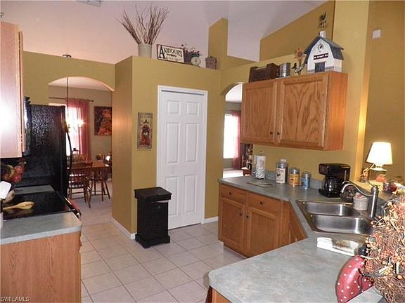 5th image of 3622 NE 18th Ave