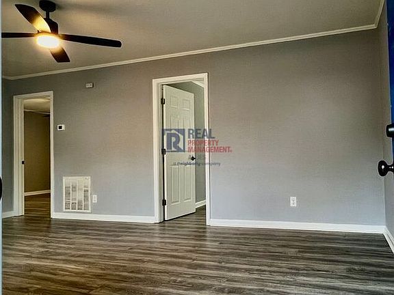 2nd image of 2926 Skyline Rd
