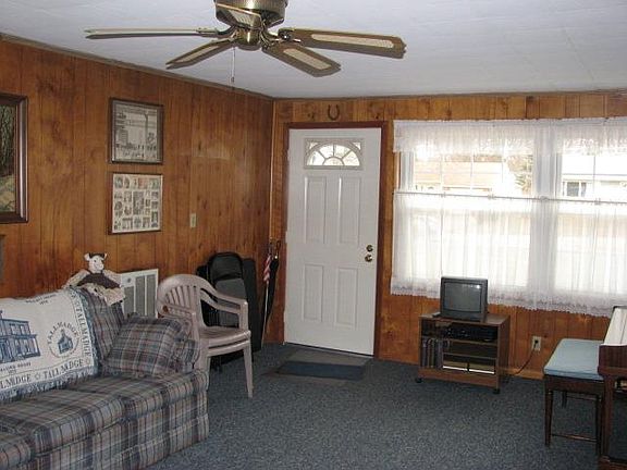 3rd image of 104 Elmwood Dr