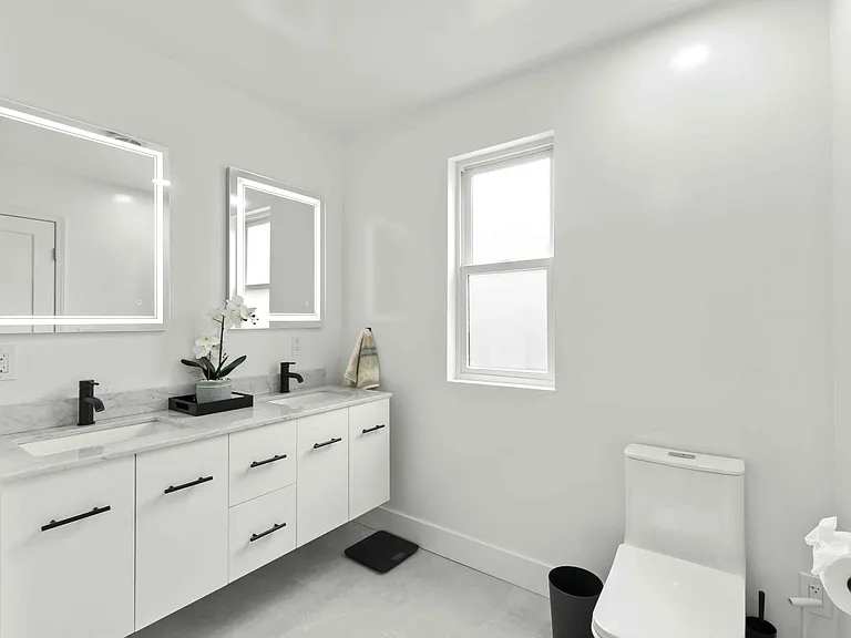 615 Clover Dr — Photo 5