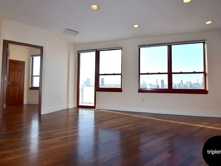 240 Meeker Ave #41 — Photo 3