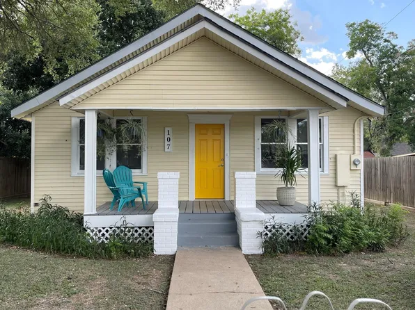 107 Sinclair St, Boling, TX 77420