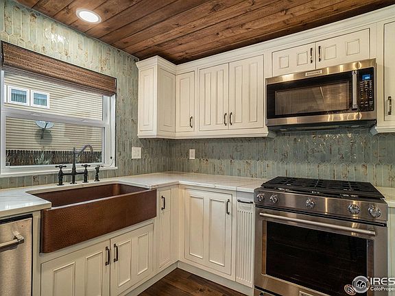 5th image of 1016 Parkview Dr