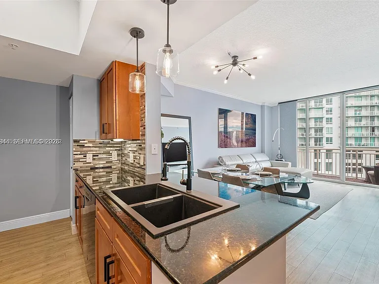 2000 N Bayshore Dr #1606 — Photo 11