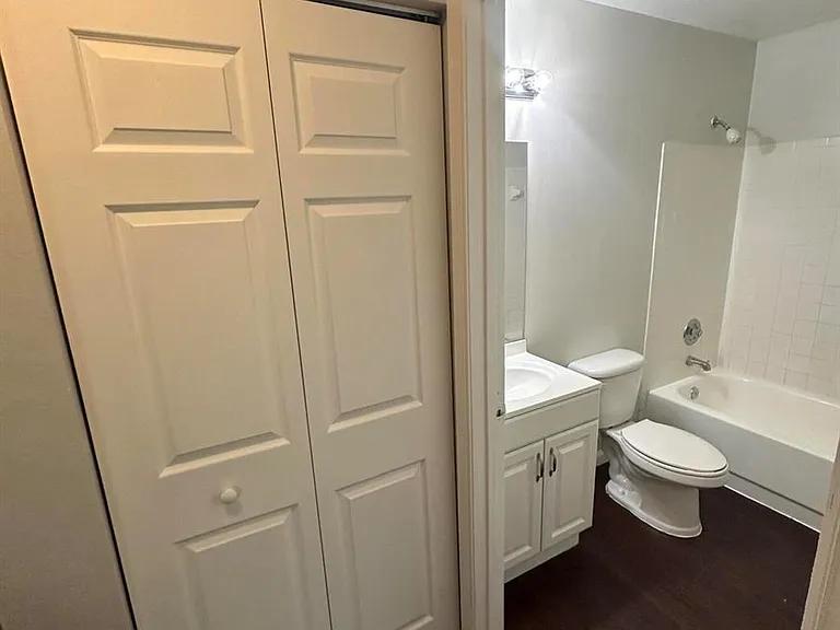 5070 Sanctuary Way #B — Photo 8