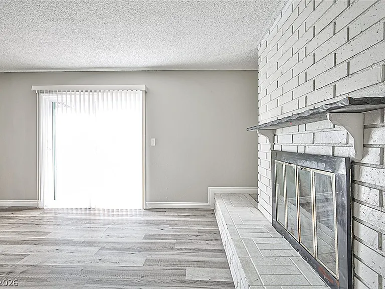 1320 Robin St — Photo 16
