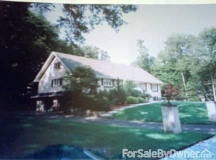 2nd image of 719 Ginger Ln