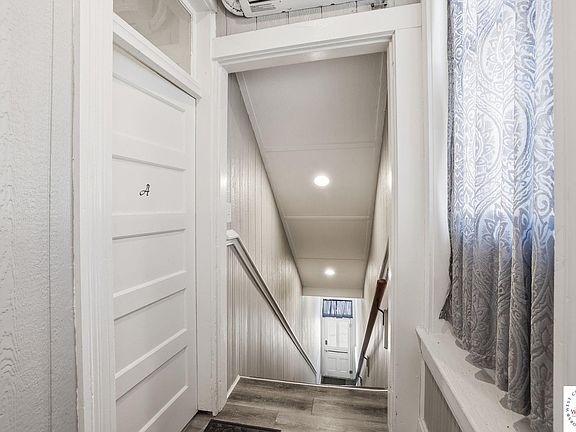 5th image of 290 Chestnut St