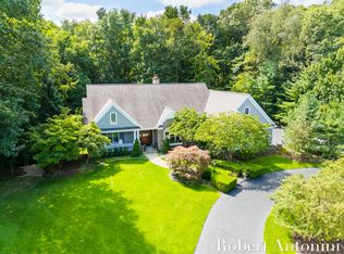 3890 Foxglove Ct NE, Grand Rapids, MI 49525