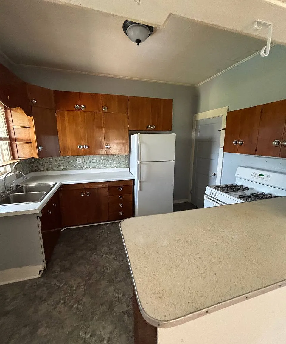 714 2nd Ave NE - 1 — Photo 3