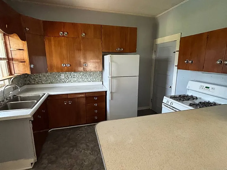 714 2nd Ave NW — Photo 3