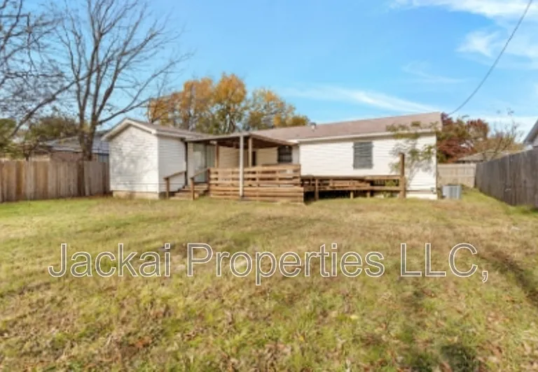 814 E Centennial St — Photo 22