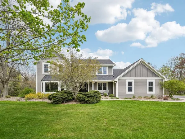 1722 W Thrush LANE, Mequon, WI 53092