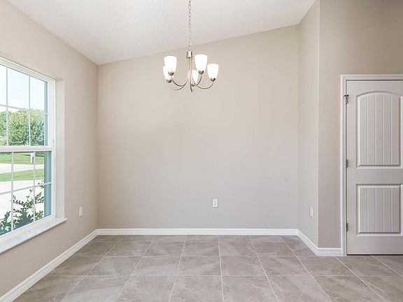 5th image of 2266 SW Crocus Ln