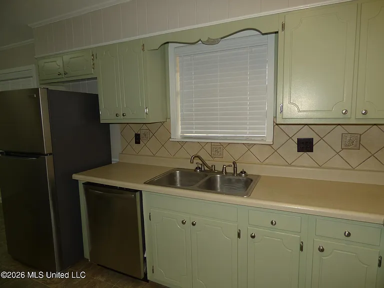 238 Westview Cir — Photo 17