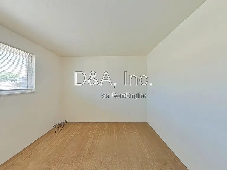 1969 NW Grant Ave #4 — Photo 7