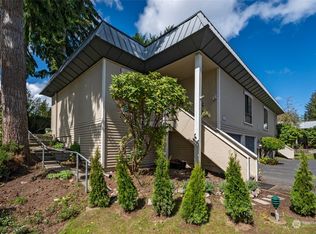 1515 102nd Pl NE #F1, Bellevue, WA 98004