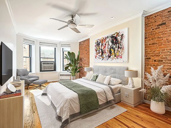 3rd image of 101 W 81st St #506/507