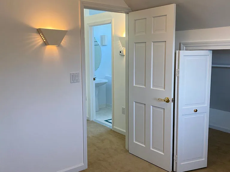 18 Berrian Pl #B — Photo 34