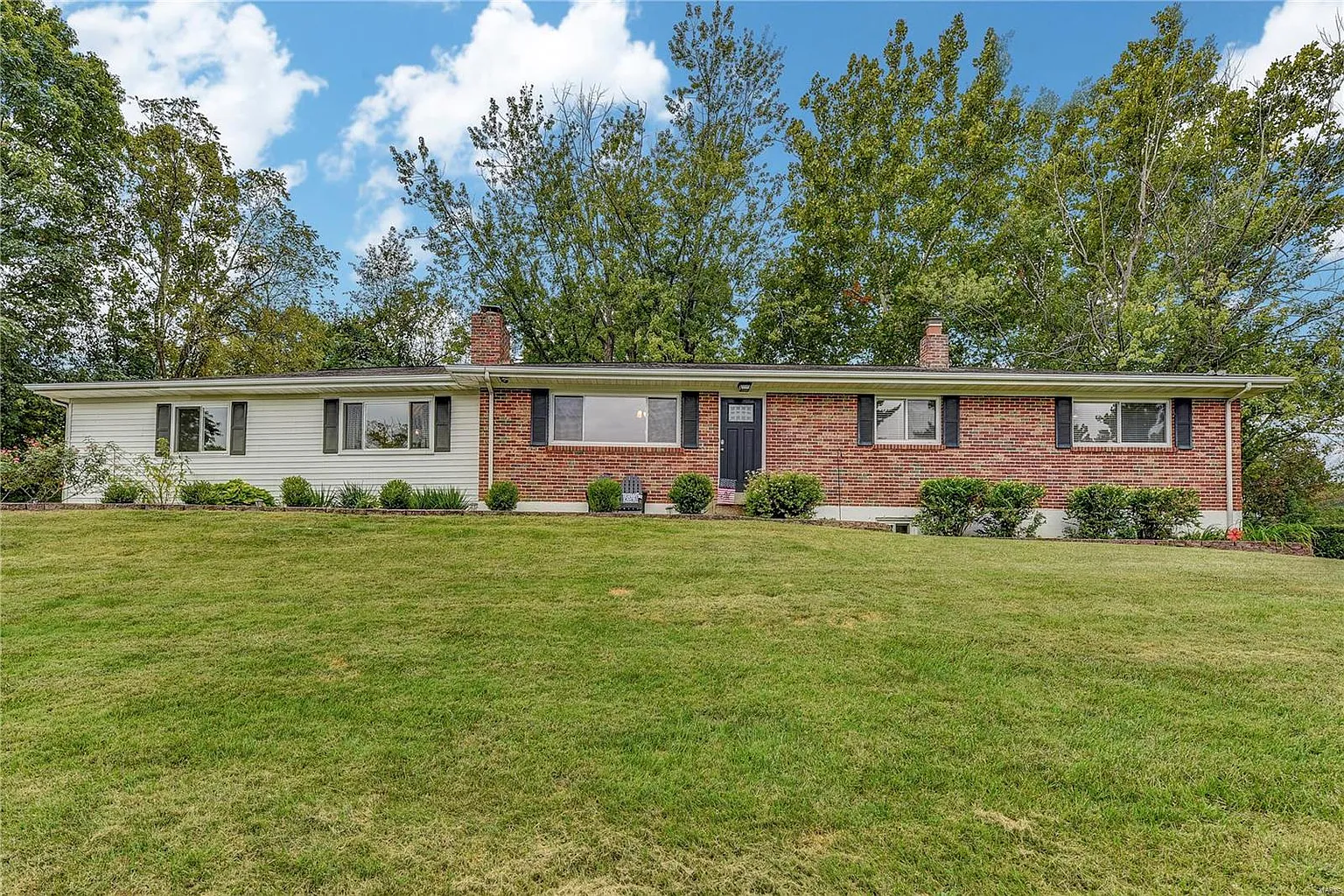 4910 Chapel Hill Dr photo 1