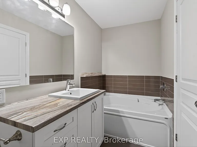 322 Rainrock Cres — Photo 19