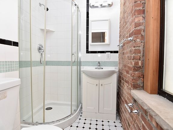 5th image of 212 E 122nd St #4S